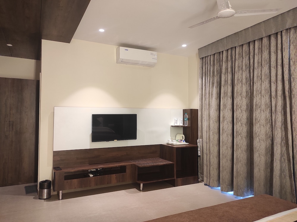 Luxury Room - Photo 10