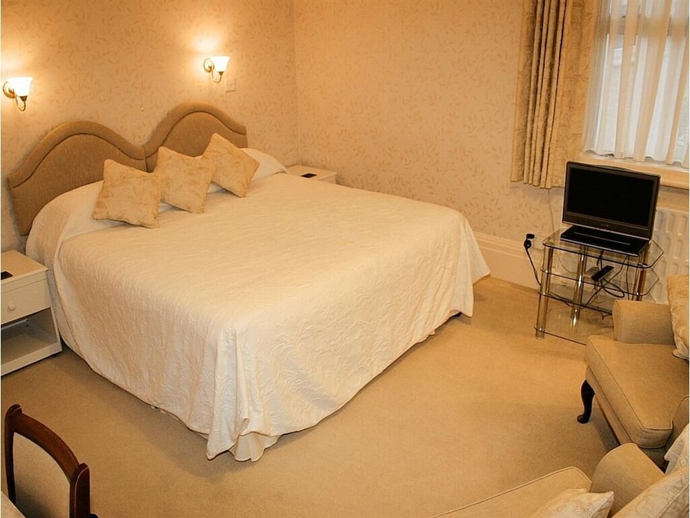 Double or Twin Room, Ensuite photo 2