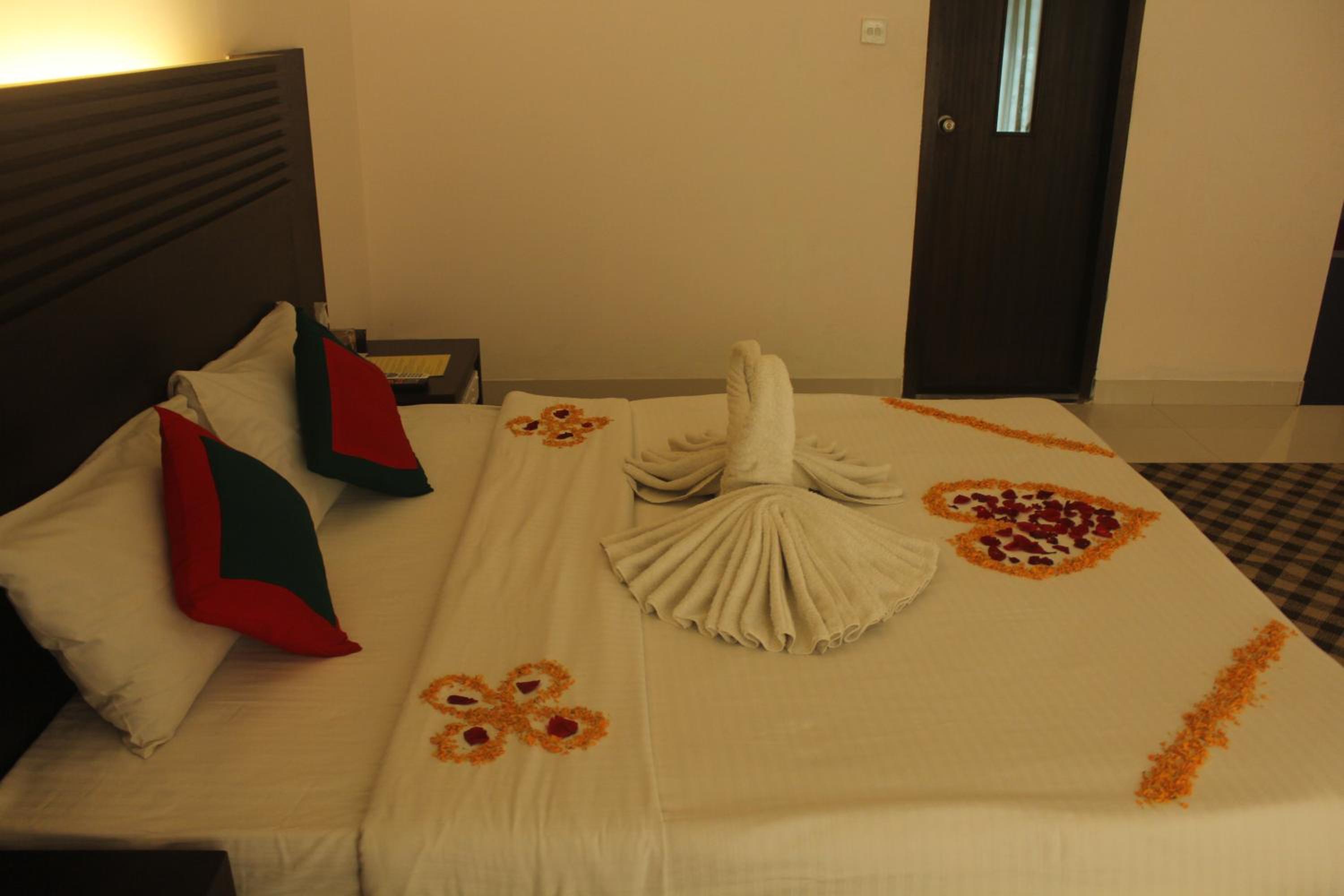 Deluxe King Suite photo 3