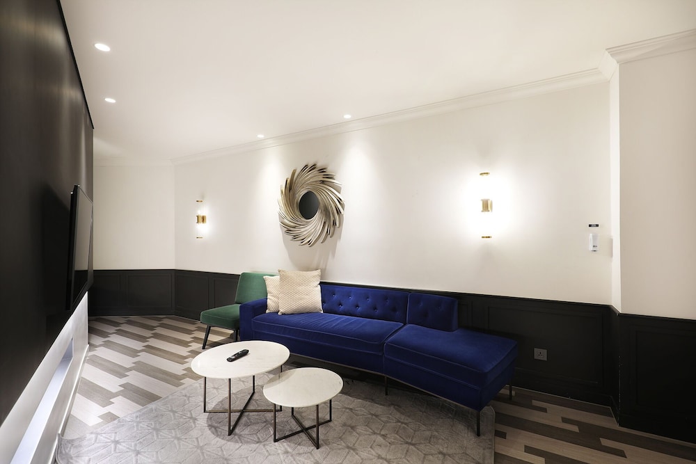 Junior Suite Quadruple (Complimentary Pool Access for 4) - Photo 10