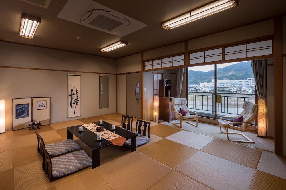 Superior Japanese Style Room