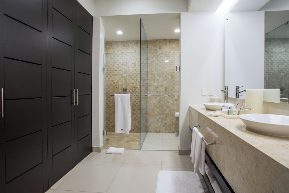 One-bedroom Suite 1 King Bed