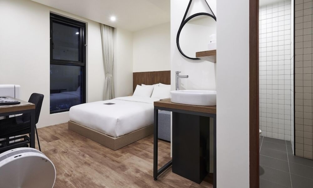 Standard Room (Single Use) - Photo 2