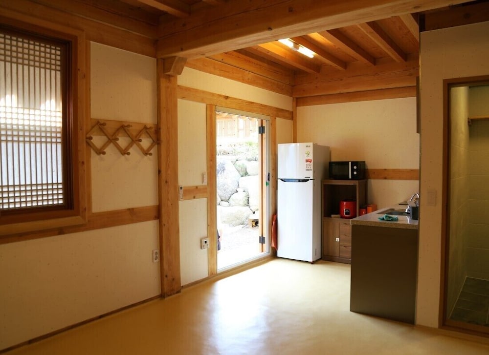 Traditional Studio (Daenamoo 2) photo 3
