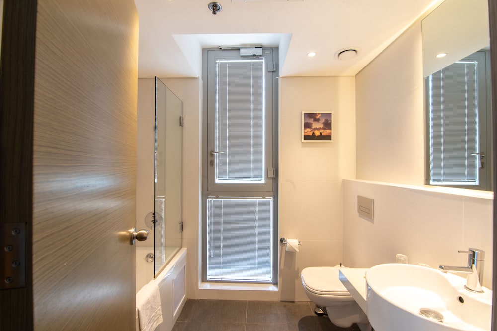 Executive Room, 2 Twin Beds, Jetted Tub, City View - Photo 3