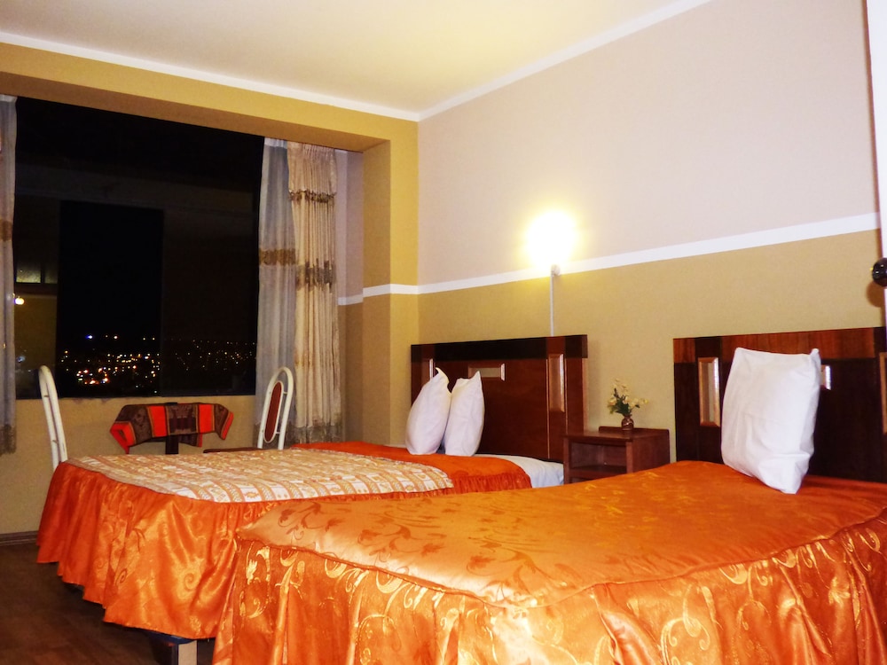 Standard Twin Room, 2 Twin Beds photo 3