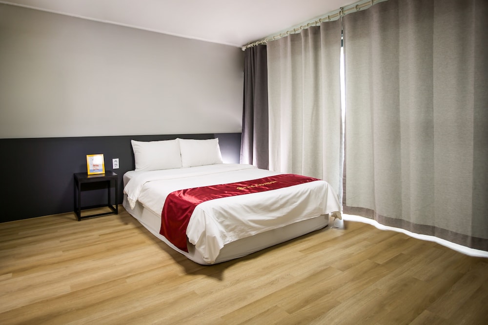 Family Suite, 2 Bedrooms, Non Smoking, Kitchenette (Cooking available except grills)