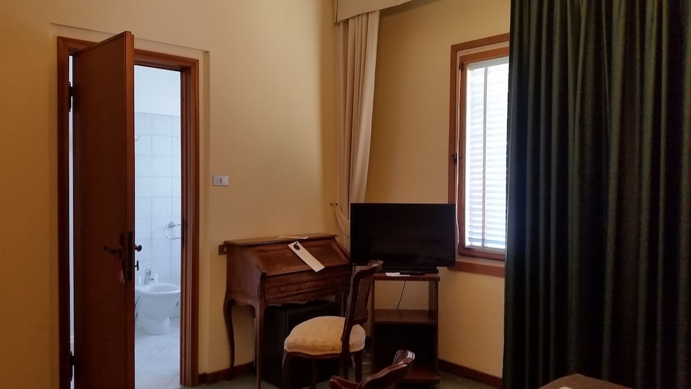 Standard Twin Room, Courtyard View photo 3