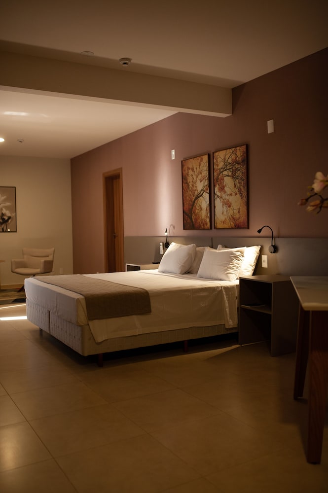 Deluxe Room - Photo 8