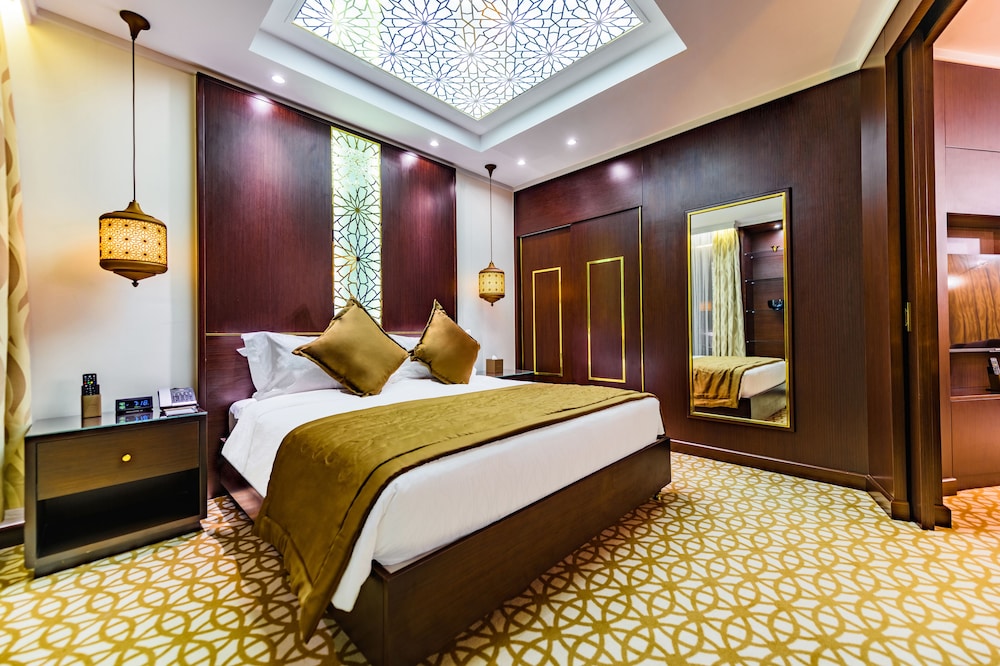 Executive Suite, 1 King Bed photo 2