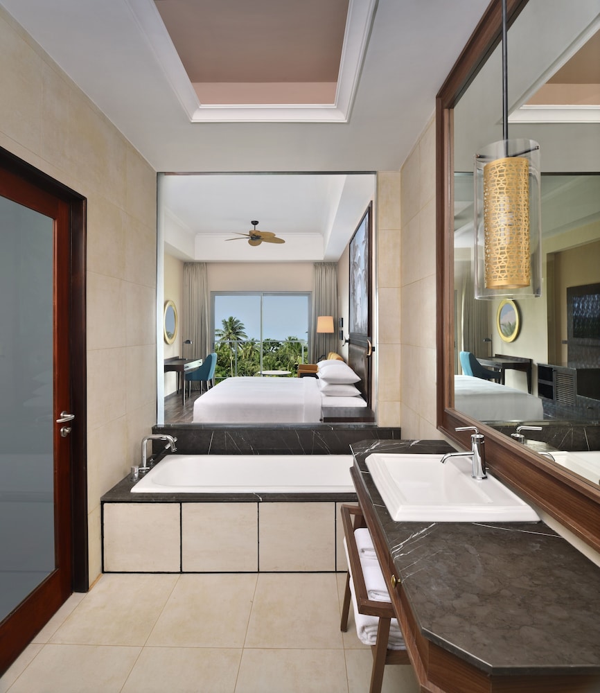 Room, 2 Twin Beds - Photo 7