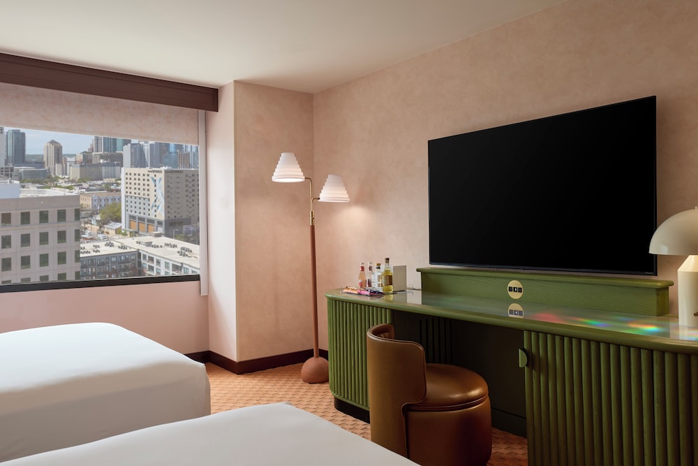 Room, 2 Queen Beds, Non Smoking, City View - Photo 2