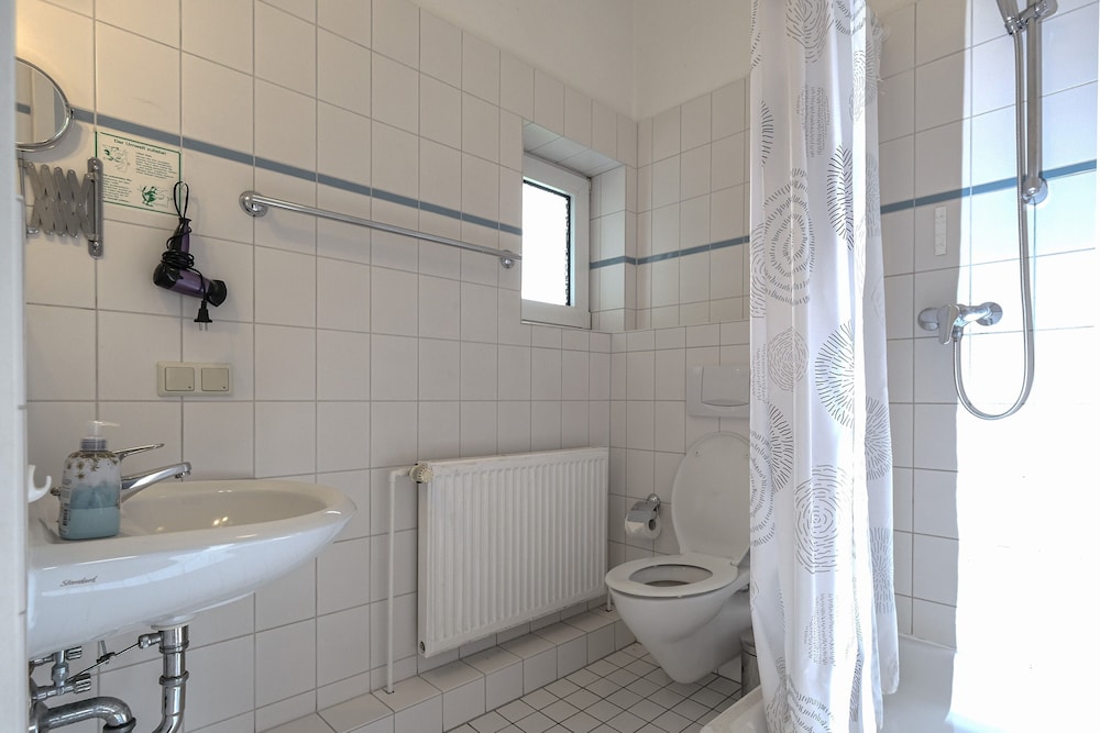 Standard Quadruple Room - Photo 2