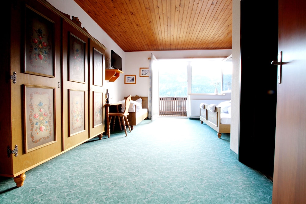 Family Triple Room, Balcony, Mountain View photo 1