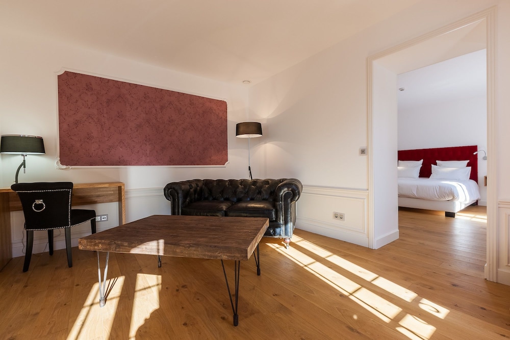 Deluxe Suite (Quartz Rose) photo 2