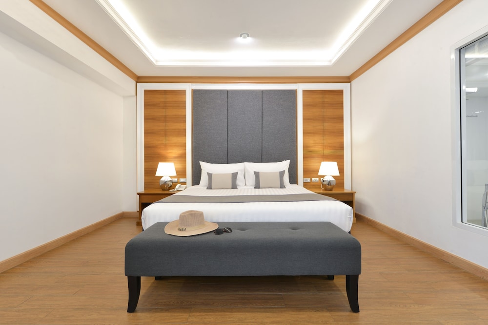 1 Bed Room Suite with Living area