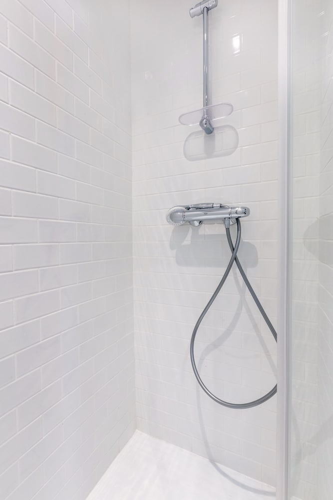 Standard Studio, Ensuite - Photo 2
