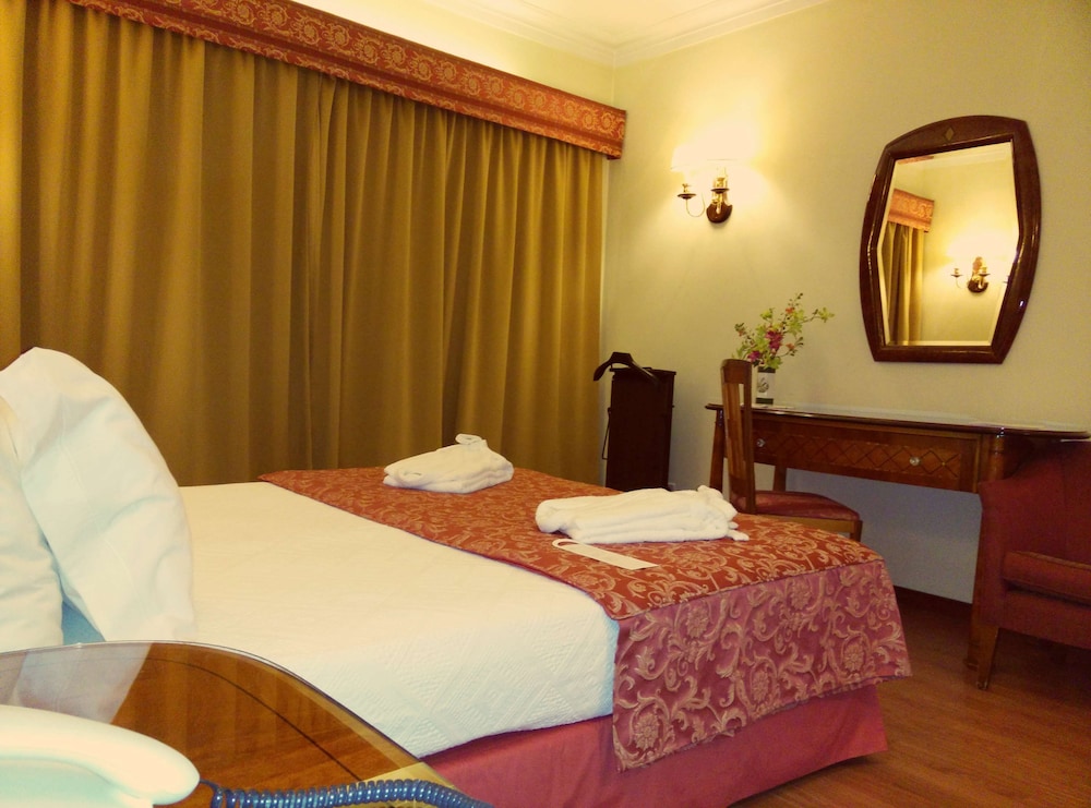 Classic Suite, 1 Queen Bed, Balcony, Sea View - Photo 6