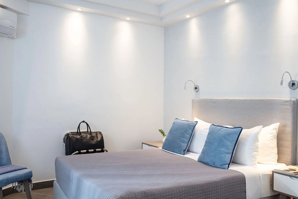 Standard Double Room, Partial Sea View photo 2
