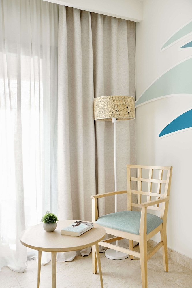 Premium Suite, Partial Sea View (Family)
