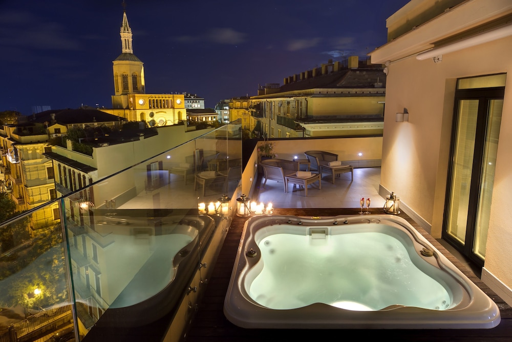 Presidential Suite with Terrace and Spa Access photo 3