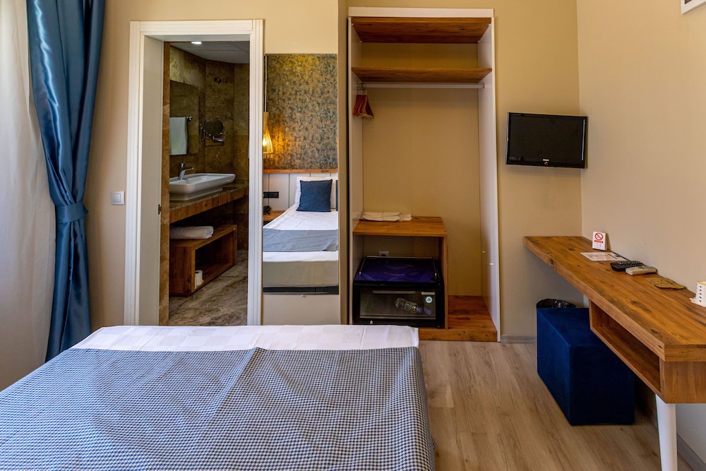 Economy Double Room photo 3