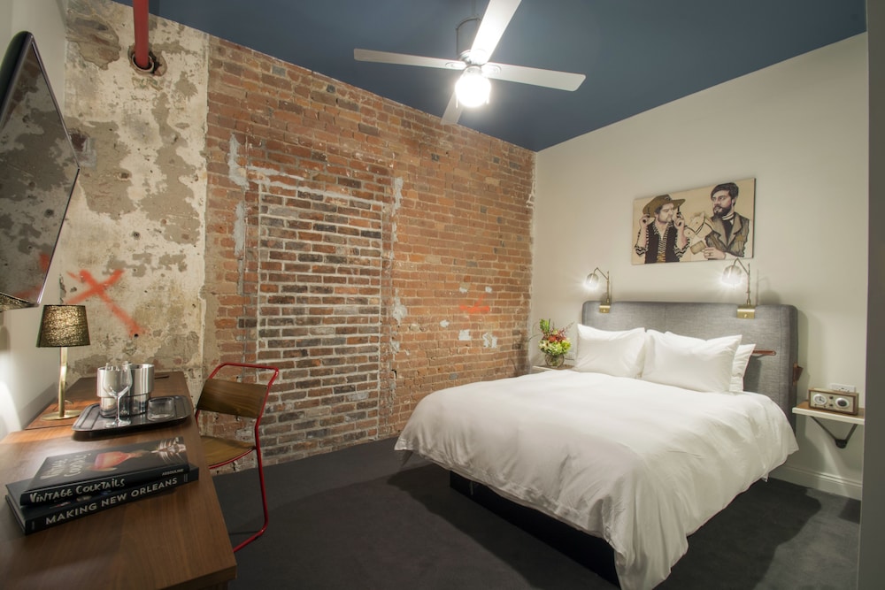 Standard Room, 1 Queen Bed (Interior Queen) - Photo 1