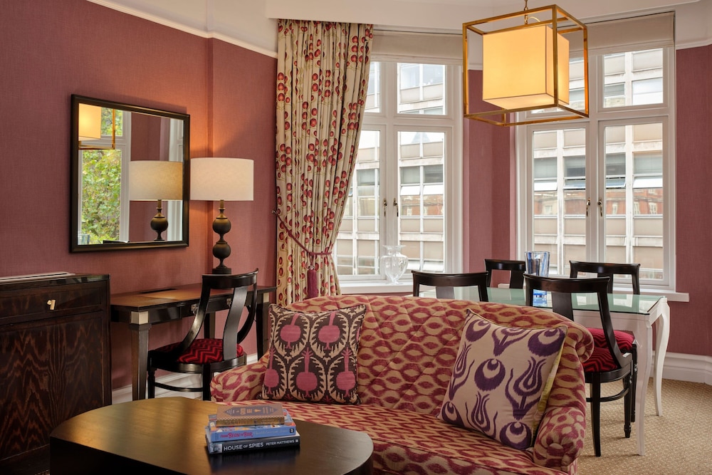 Suite, 1 King Bed photo 3