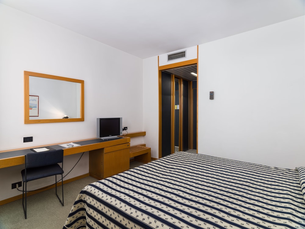 Classic Double Room Single Use - Photo 3