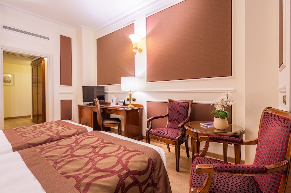 Standard Room, 2 Twin Beds - Photo 1