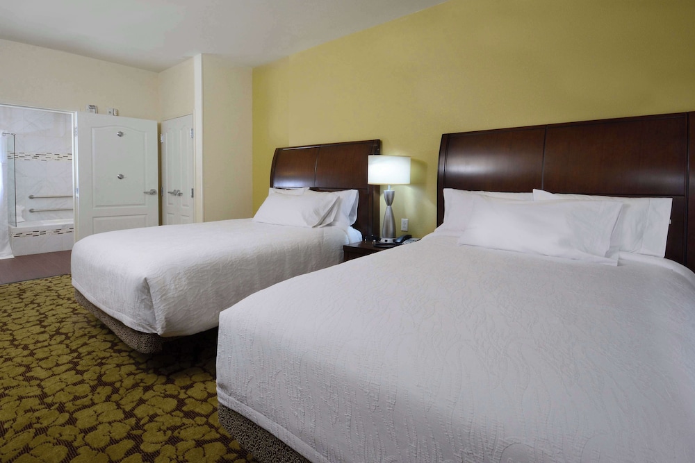 Suite, 2 Queen Beds, Accessible (Tub) photo 3