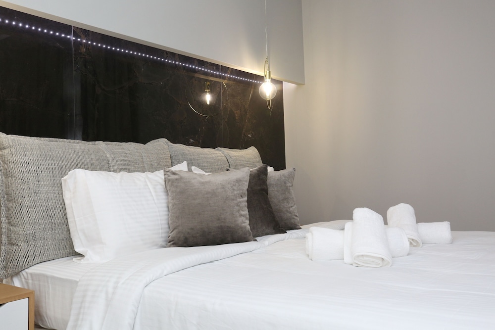 Deluxe Double Room, Pool View photo 1