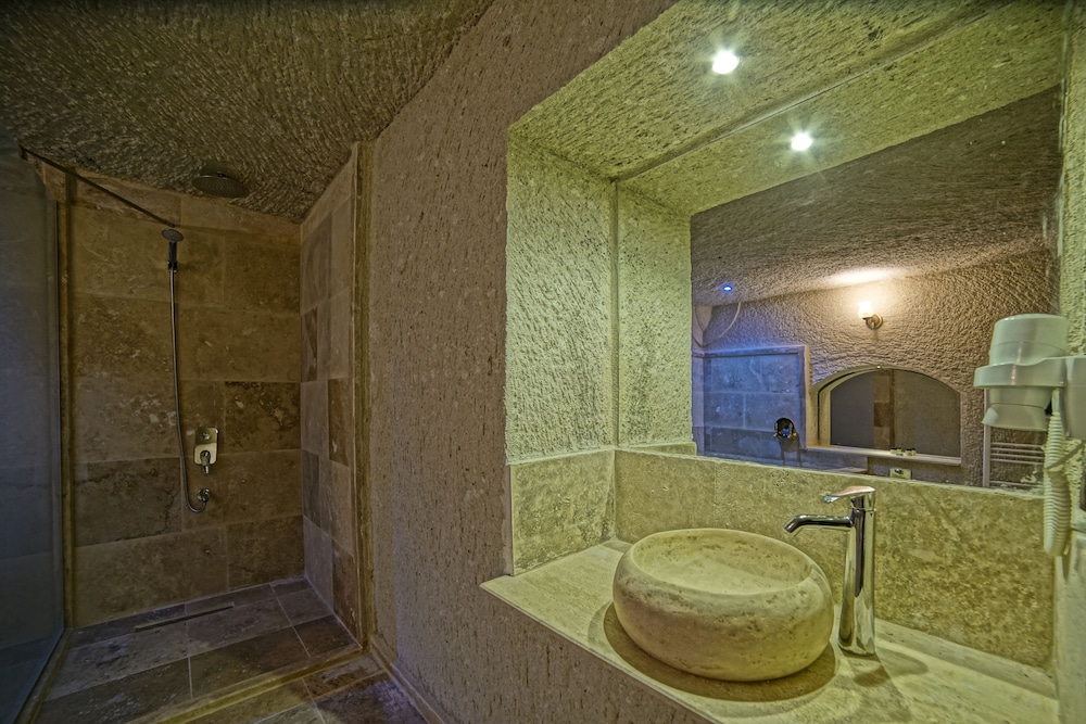 Family Cave Suite - Photo 6
