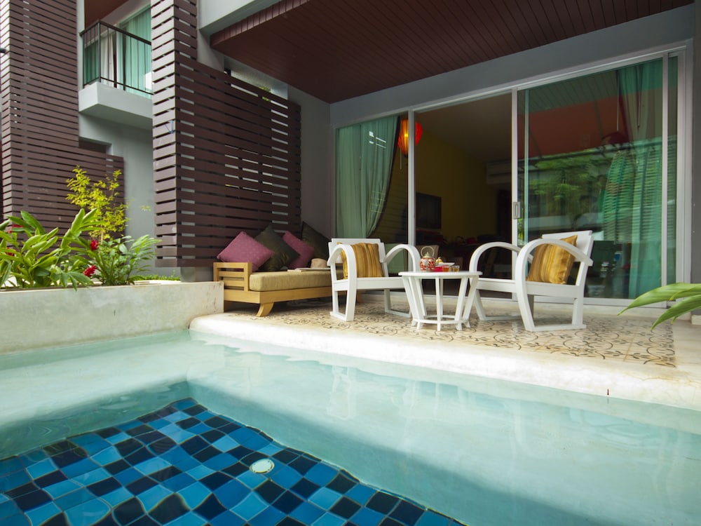 Deluxe Room, Pool Access - Photo 11
