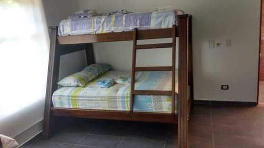 Basic Triple Room, Multiple Beds