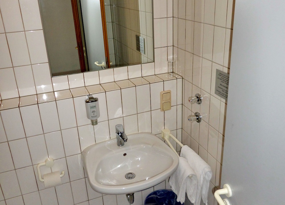 Standard Double Room photo 2