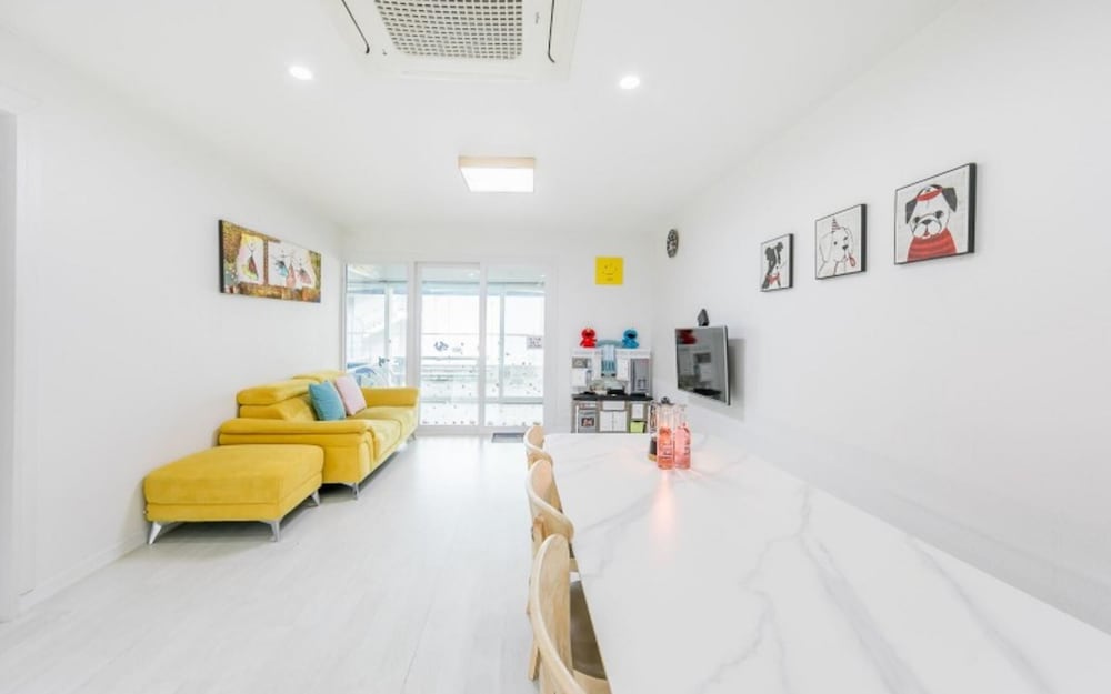 Room (King Special Price Room 202 (Indoor P) photo 2