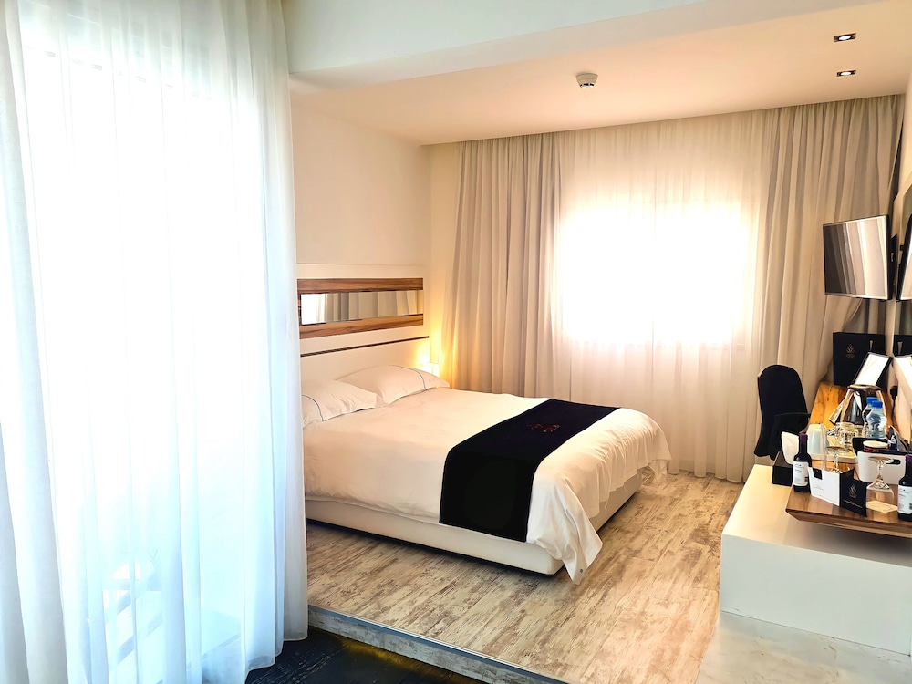 Classic Double Room, Balcony, City View