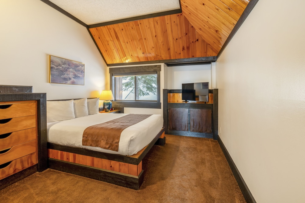 Basic Condo, 2 Bedrooms, Non Smoking, Mountain View photo 2