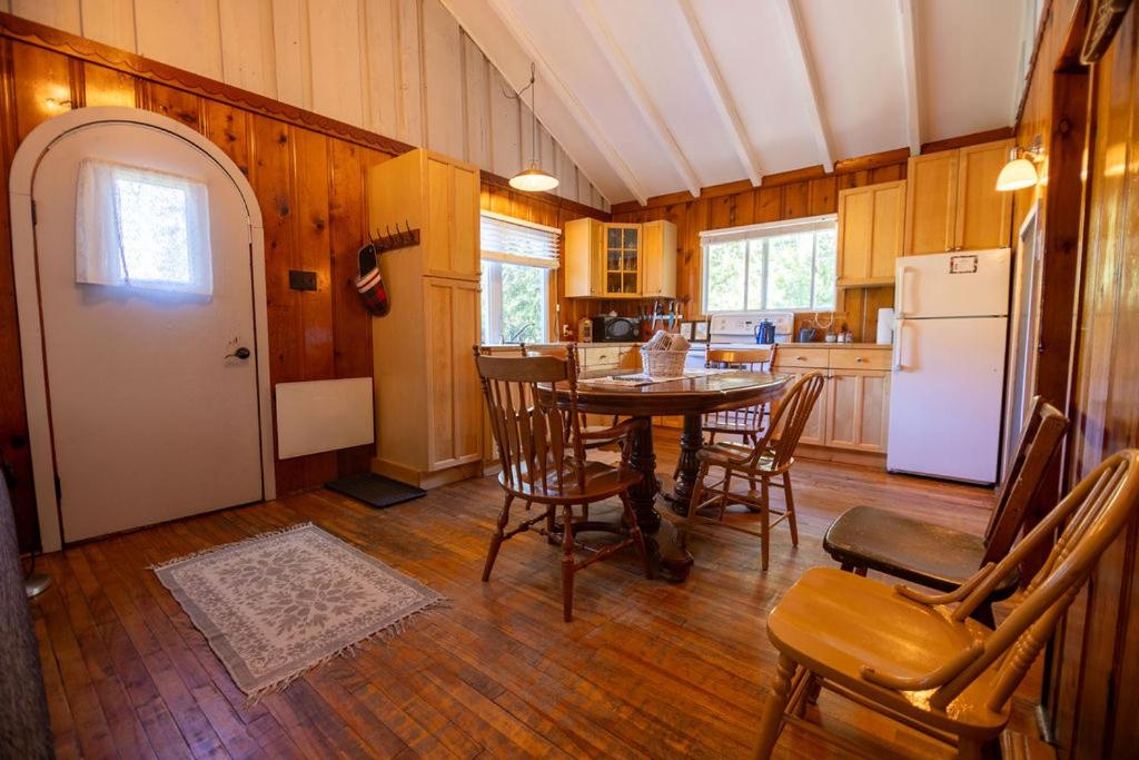 Three-Bedroom Chalet photo 3