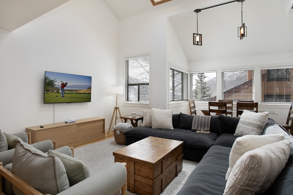 Condo, 4 Bedrooms