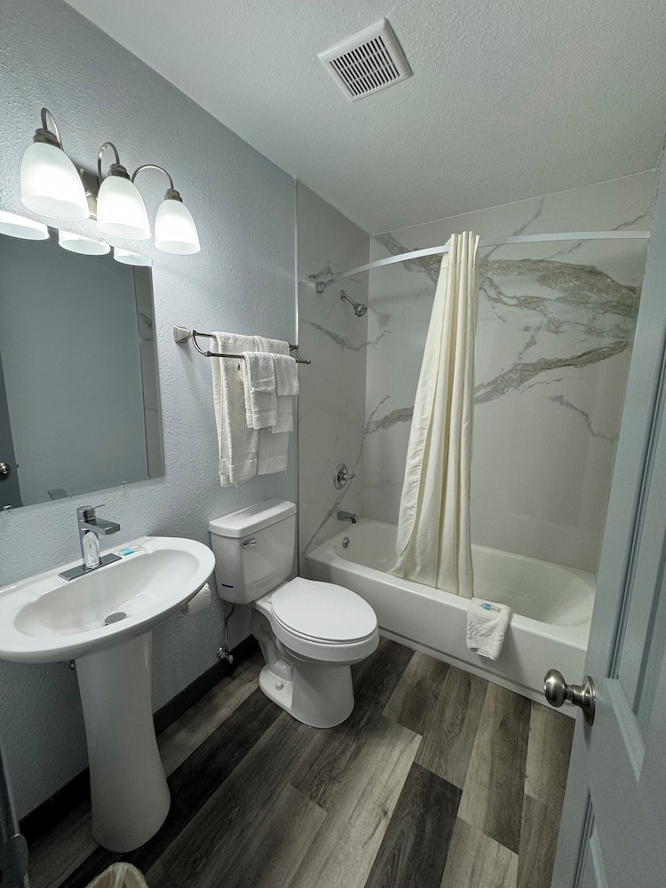 Basic Single Room, Non Smoking photo 3