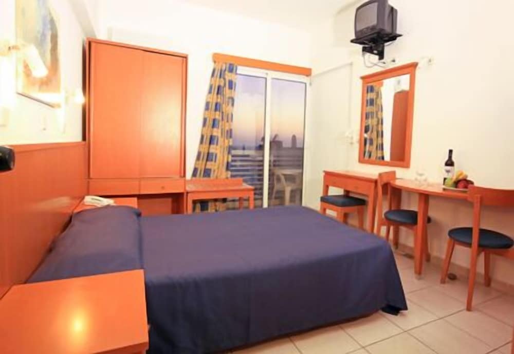 Standard Twin Room, Balcony - Photo 2