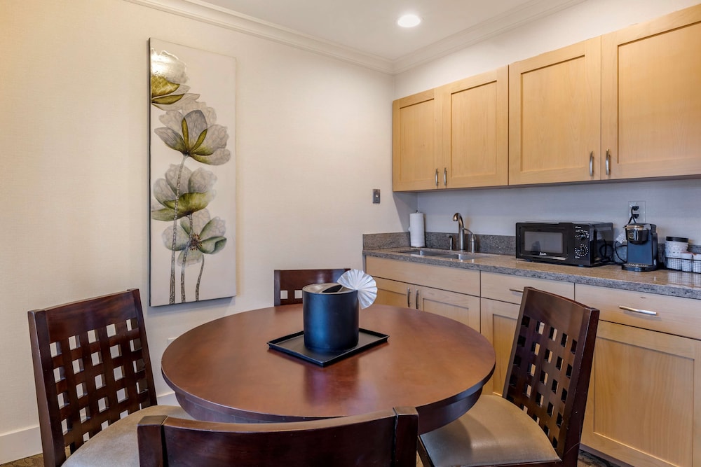 Standard Studio, 2 Queen Beds, Accessible, Non Smoking (View)