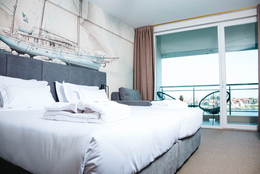 Standard Room, Balcony, City View
