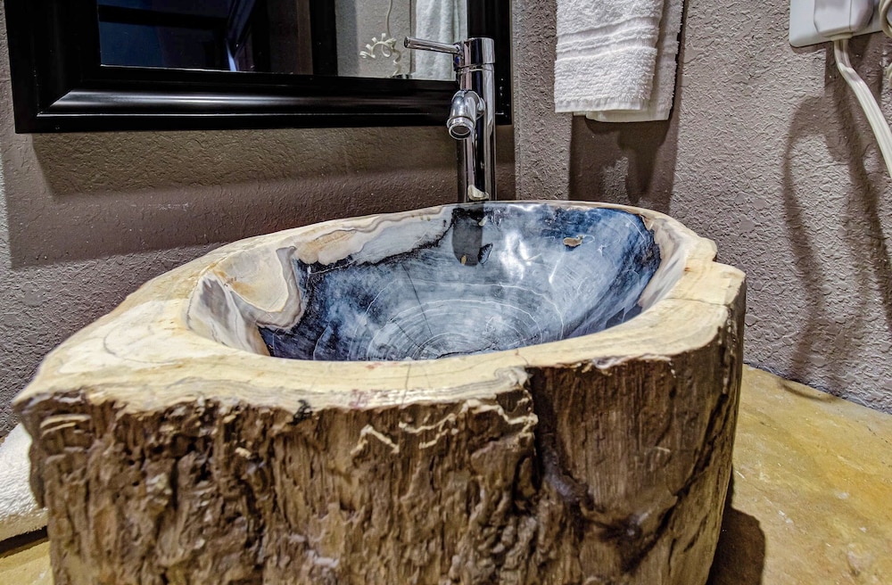 Riverside Deluxe King - Photo 9