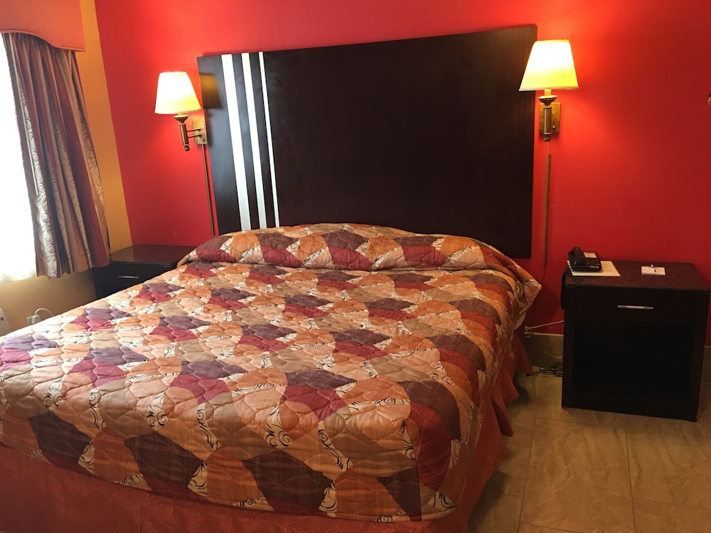 Room, 1 King Bed, Non Smoking