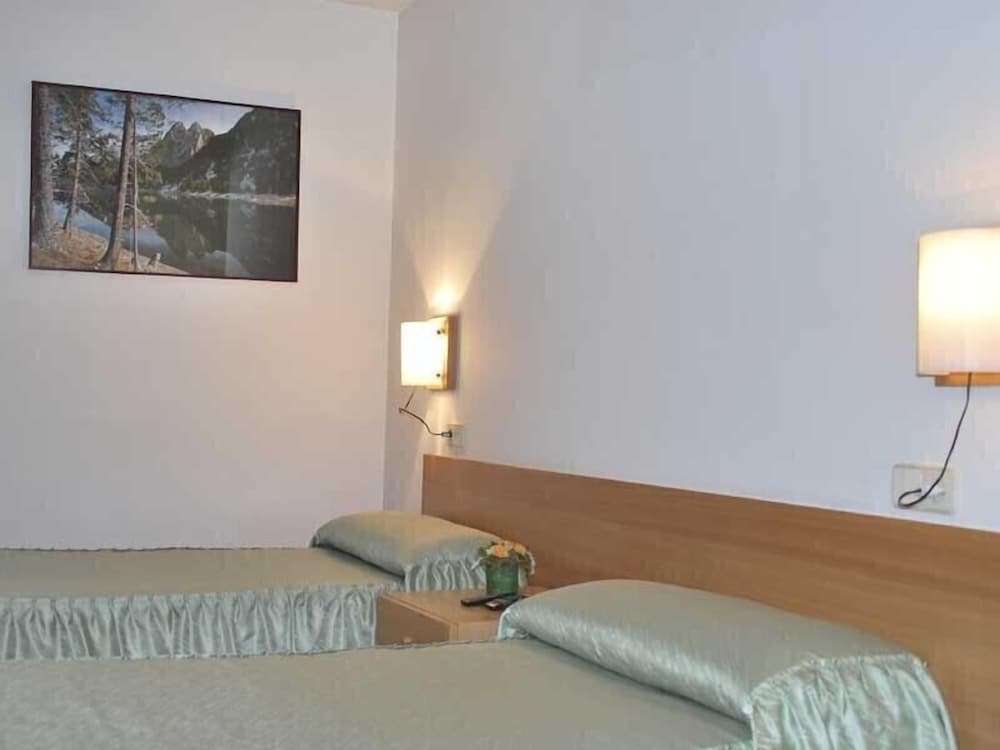 Double or Twin Room - Photo 1