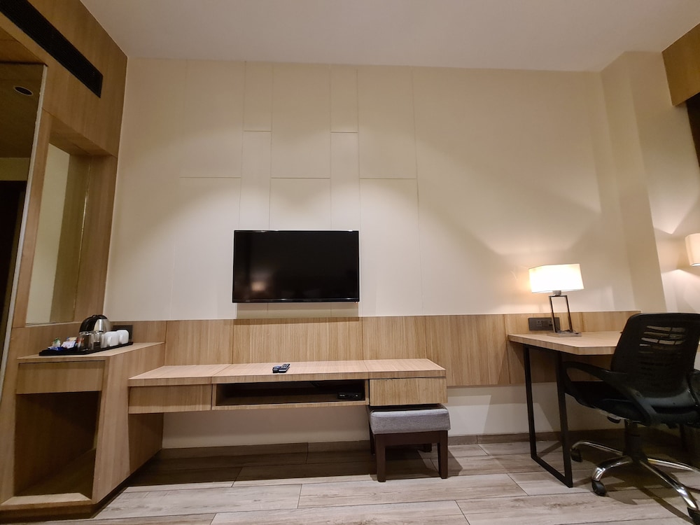 Executive Room - Photo 3