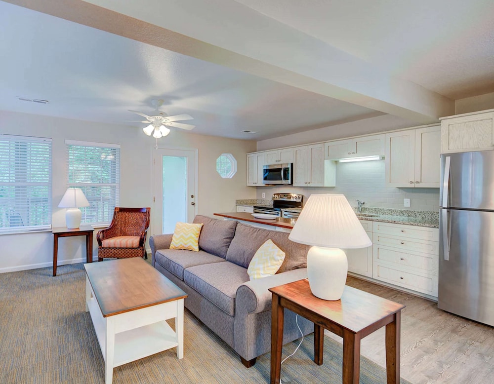 1 Bedroom 1 Qn or 1 Kg Suite with Balcony